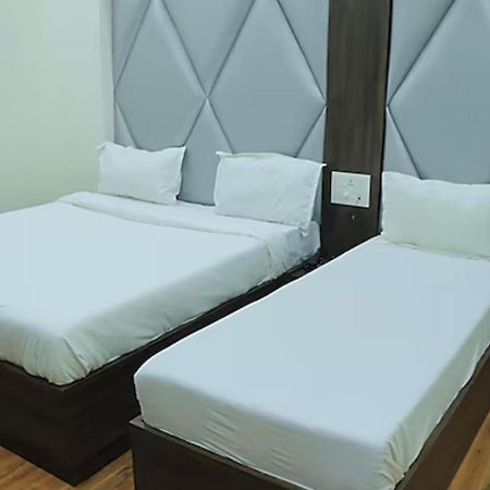 Hotel Novelty Inn Αμριτσάρ Εξωτερικό φωτογραφία